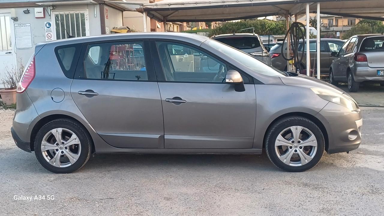 Renault Scenic Scénic X-Mod 1.5 dCi 110CV Luxe