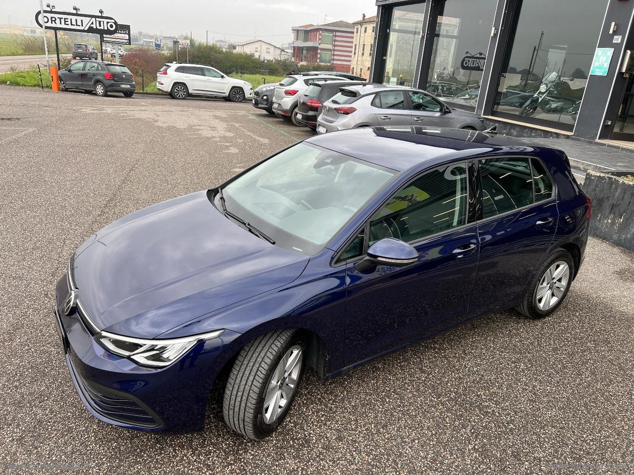 VOLKSWAGEN Golf 2.0 TDI DSG SCR Life IVA DEDUCIBILE