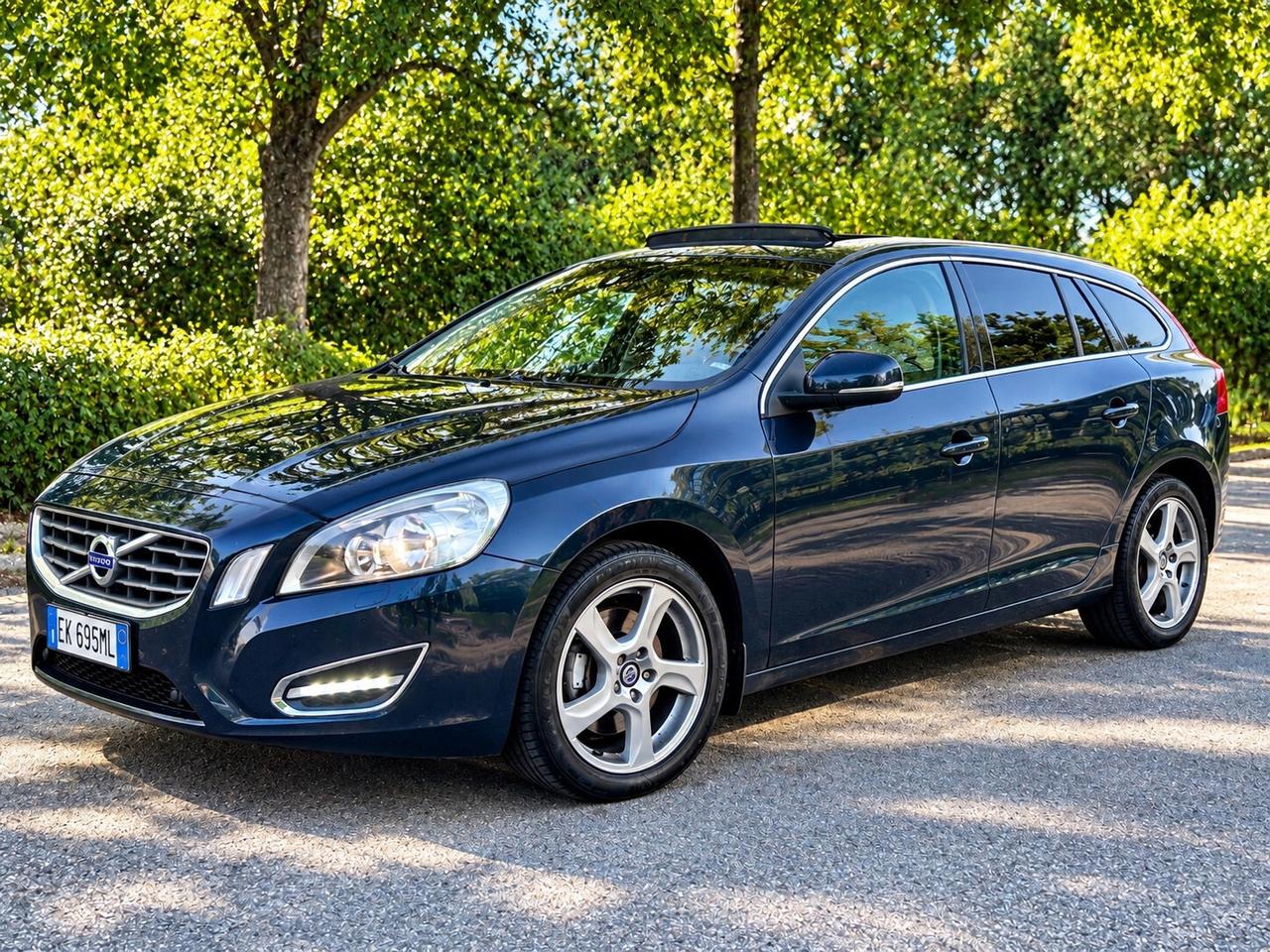 Volvo V60 D5 AWD Geartronic Summum 215 CV – Automatica 4x4 Tetto Apribile
