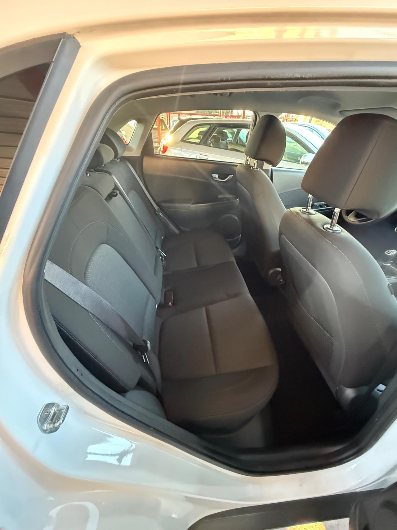 Kona HEV 1..0 XLine 120 CV -unipro-rate-