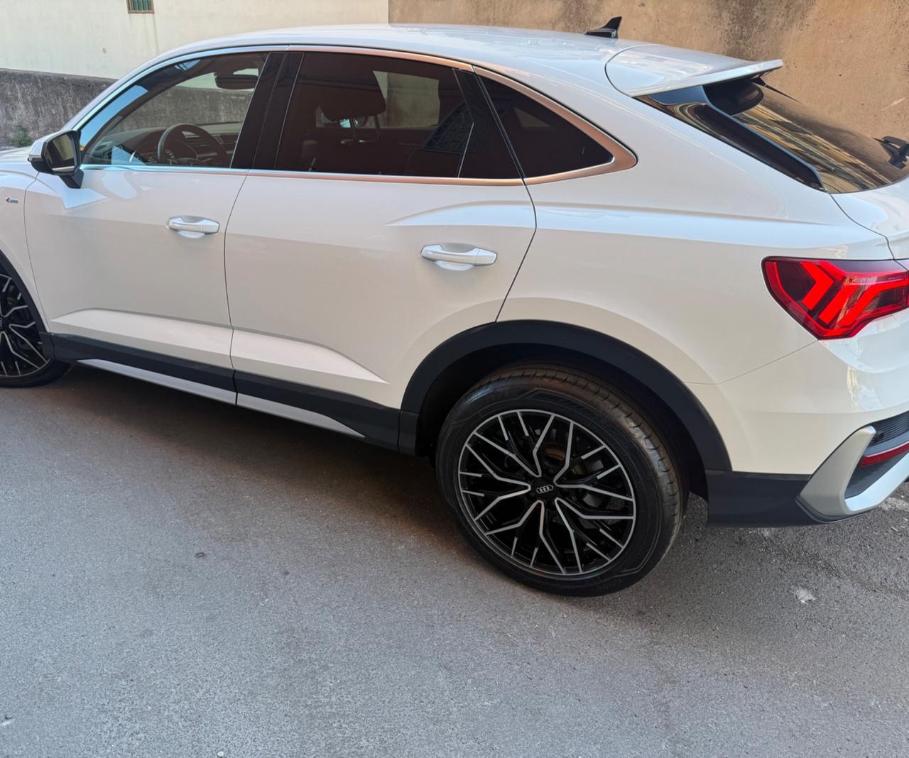 Audi Q3 SPB 35 TDI S tronic line anno 2021