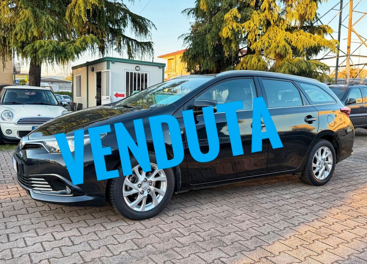 Toyota Auris Touring Sports 1.8 Hybrid OK NEOPATENTATI