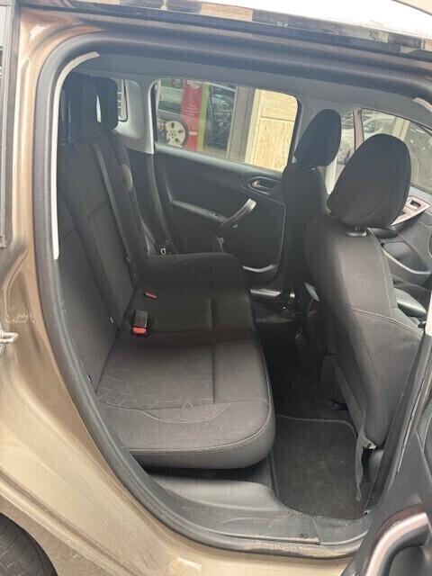 Peugeot 2008 1.6 HDi -Turbo Diesel - 2015