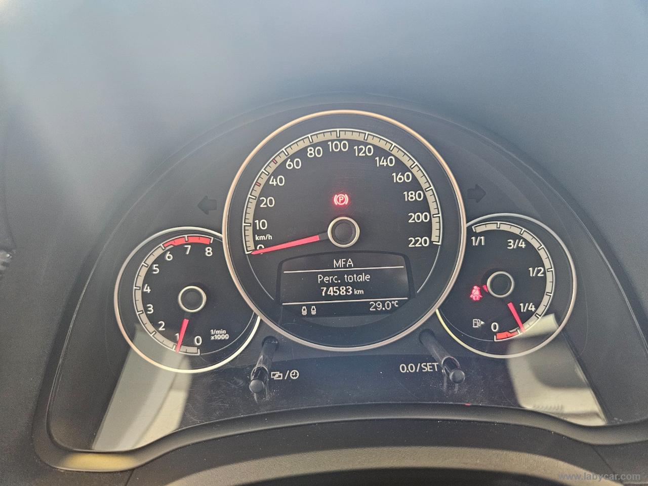VOLKSWAGEN 1.0 5p. move up!