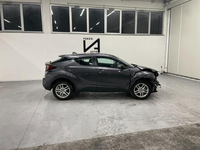 TOYOTA C-HR 1.8 HYBRID E-CVT BUSINESS