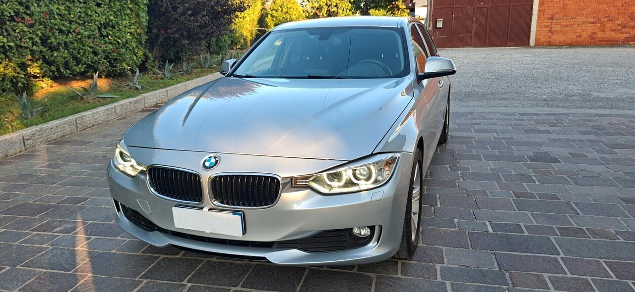 BMW 318D TOURING LUXURY CON CAMBIO AUTOMATICO