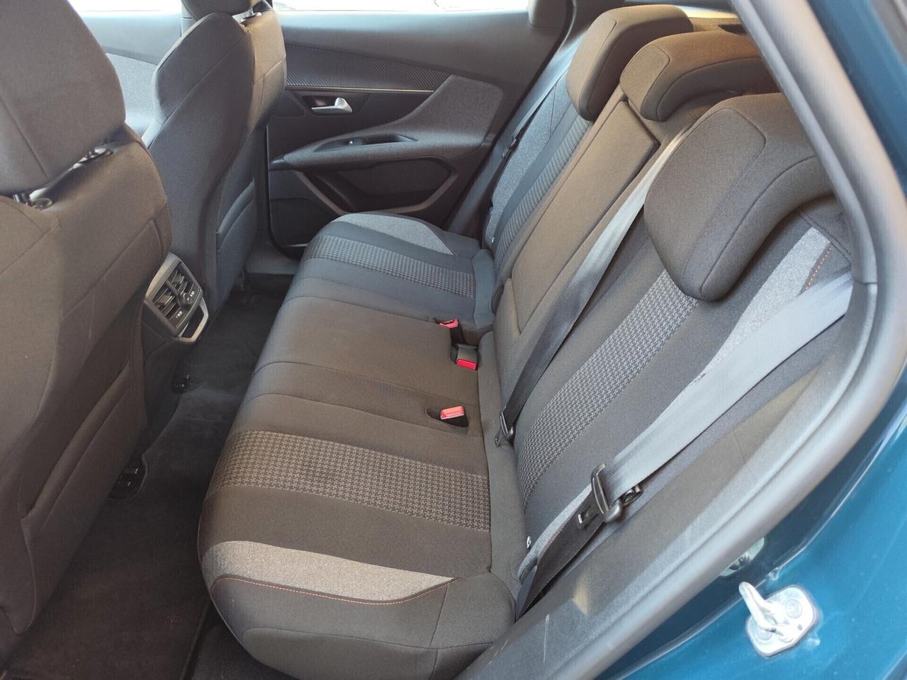 Peugeot 3008 1.5 EAT8 Business 130cv - 2021