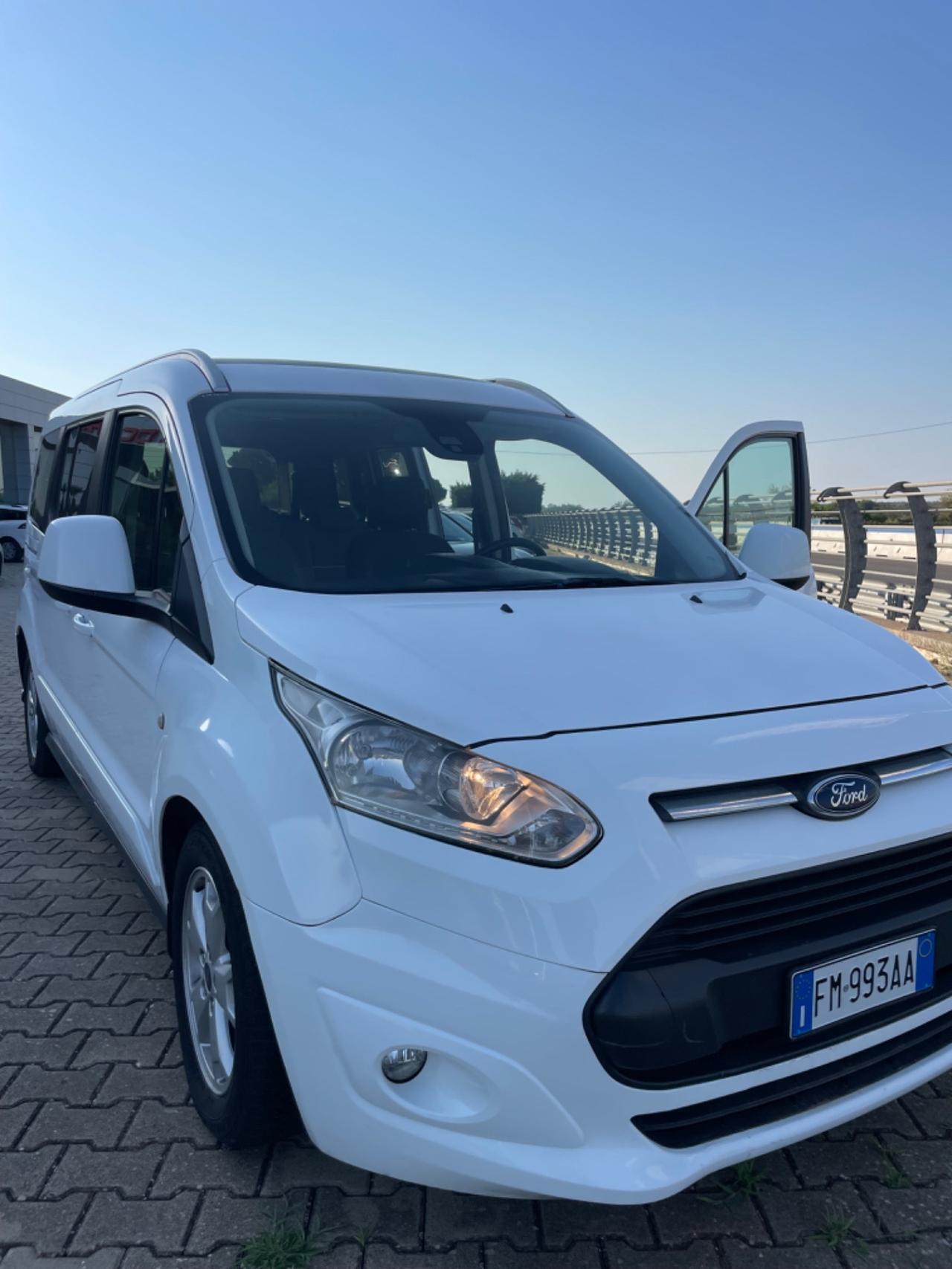 Ford 7 posti Tourneo Connect1.5 TDCi 120 CV Titanium tetto panorama