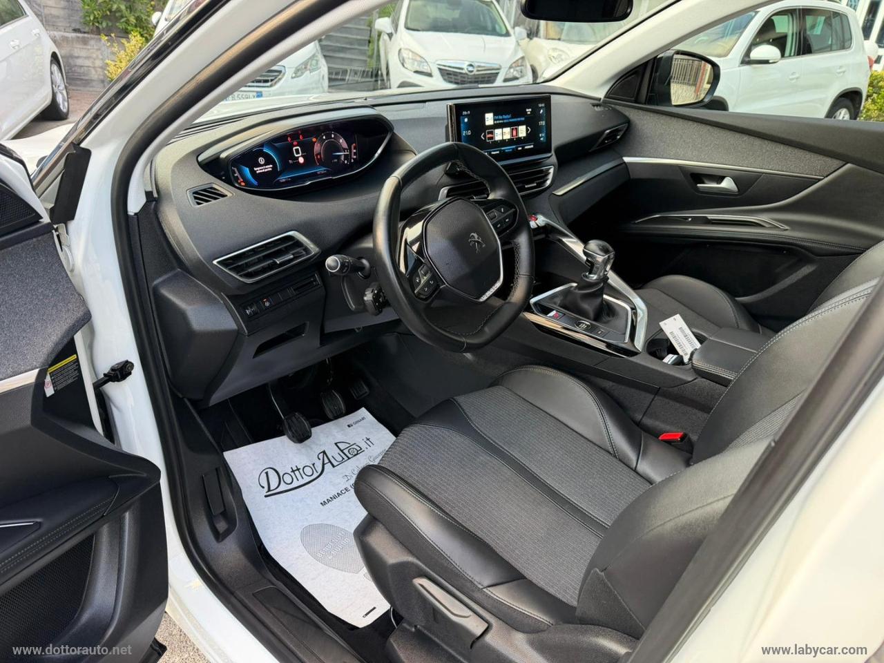 PEUGEOT 3008 BlueHDi 130 S&S Allure Pack