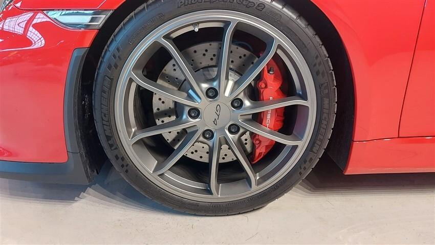 Porsche Cayman GT4 solo 680 Km