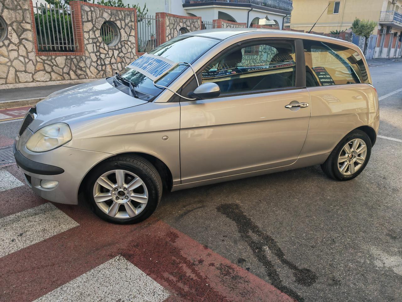 LANCIA YPSILON 1.2 BENZINA CV60 KW44 ORO