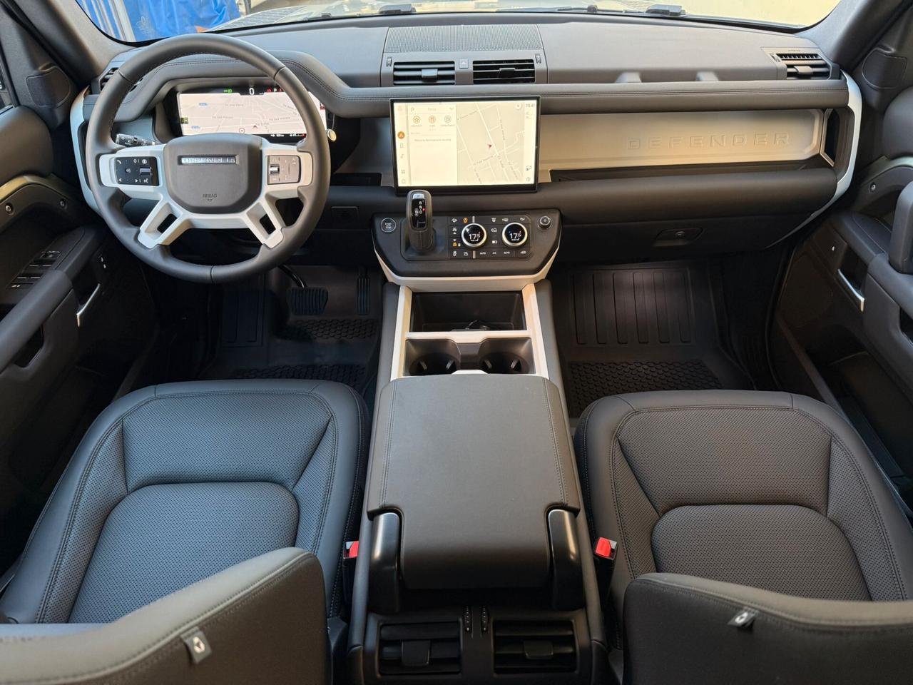 Land Rover Defender 110 3.0D I6 200 CV AWD Auto X-Dynamic SE