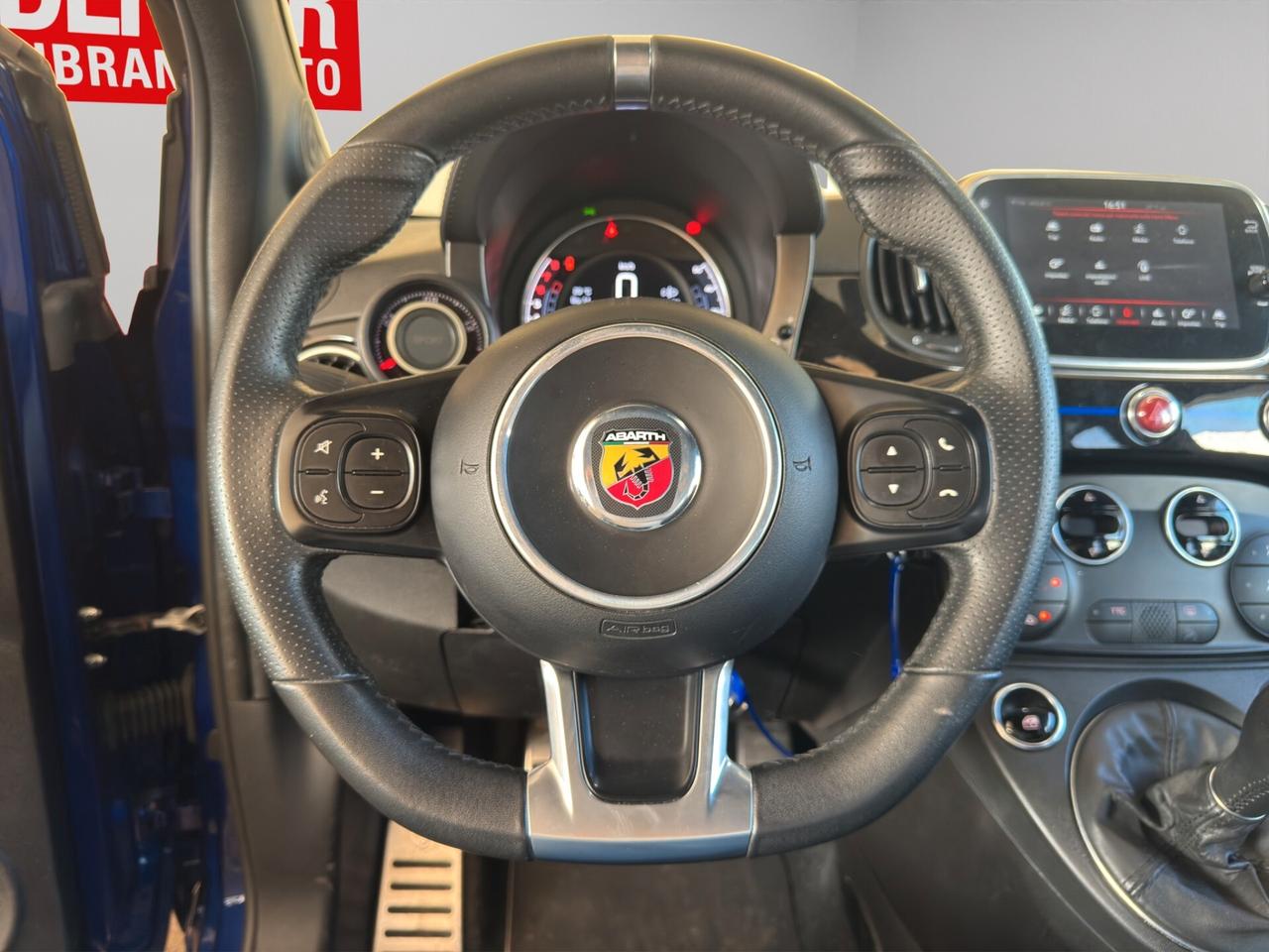 Abarth 595 1.4 Turbo T-Jet 165 CV Monster Energy Yamaha