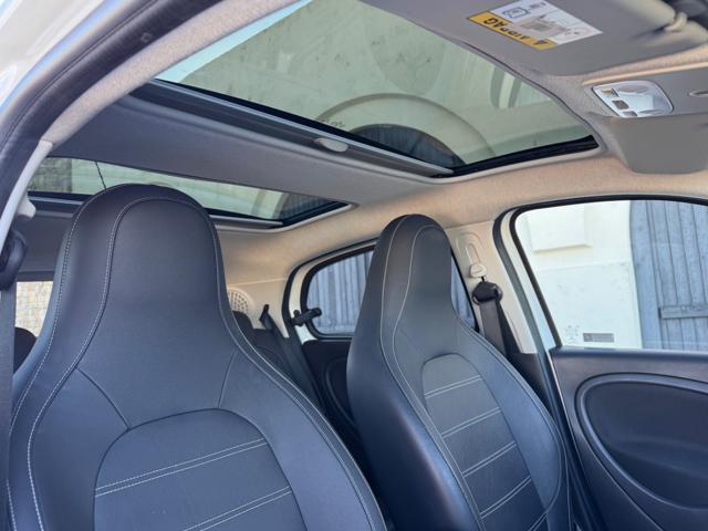 SMART ForFour EQ EDITION ONE PACK BRABUS+PELLE+TETTO+RCAM