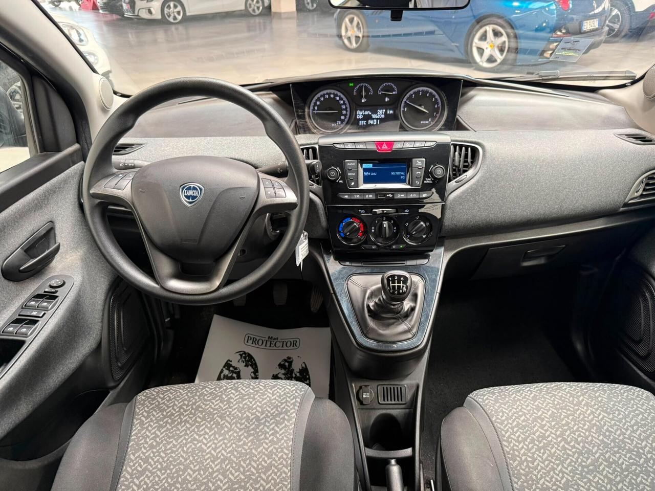 Lancia Ypsilon 1.0 FireFly 5 porte S&S Hybrid Silver