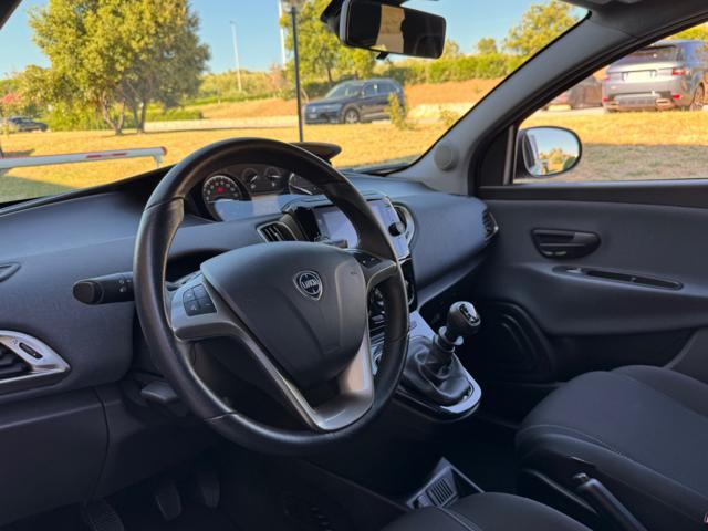 LANCIA Ypsilon 1.0 HYBRID GOLD 5 POSTI+NAVI+SENSORI