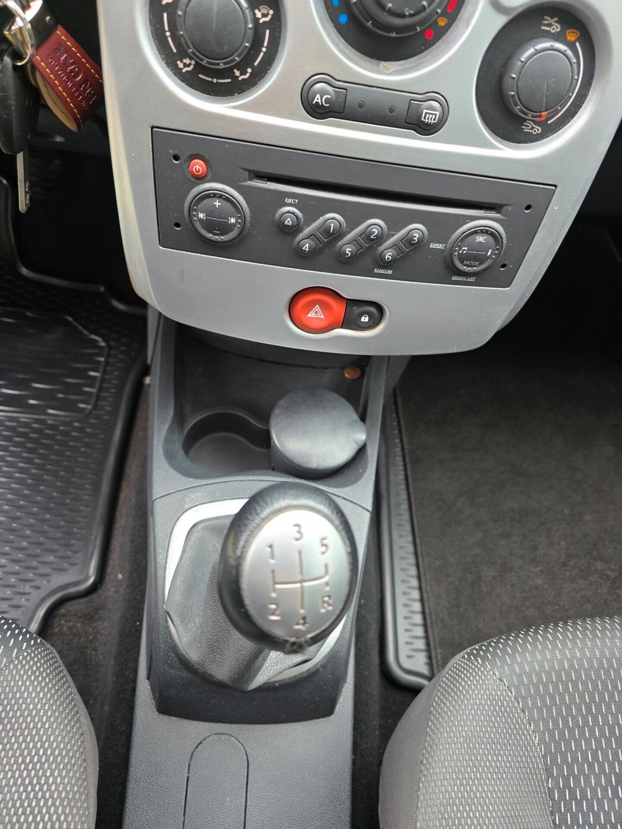 Renault Clio 1.2BENZ 75CV 120000km neop-2009