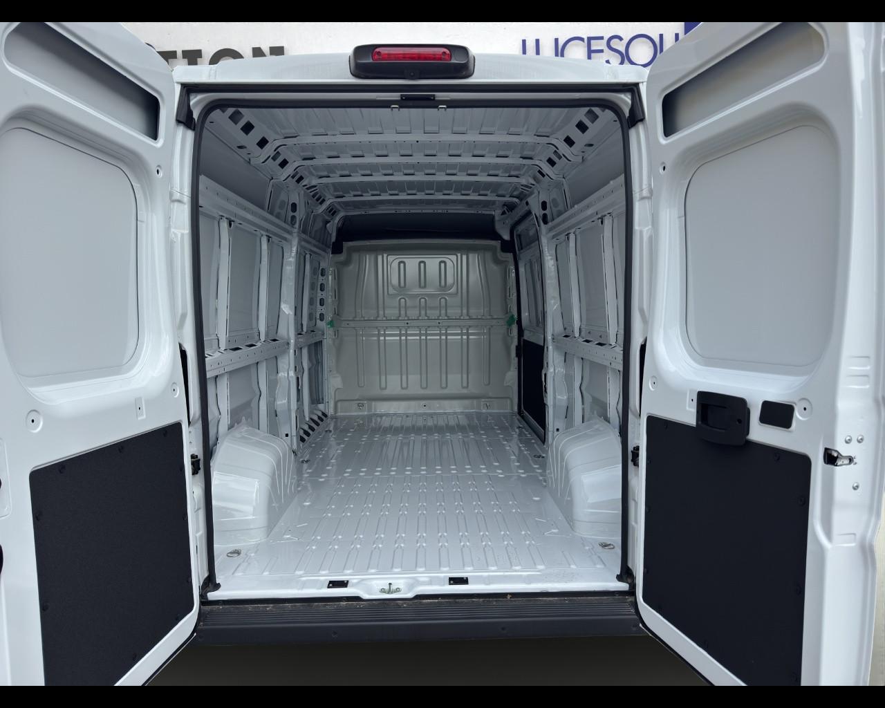 FIAT Ducato Serie 2 Stock My25 Furgone Lastrato 35q Lh2 140cv 2.2 Multijet 3 E