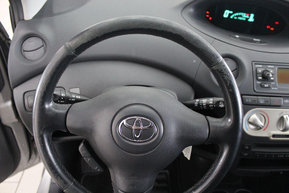 TOYOTA - Yaris - 16V 5 porte '03