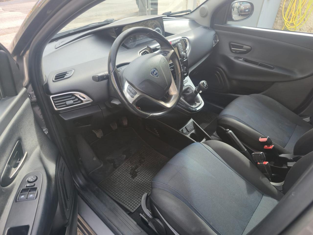 Lancia Ypsilon 1.2 69 CV 5 porte GPL Ecochic Gold