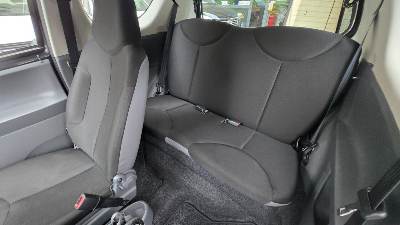 Toyota Aygo 1.0 12V VVT-i 3 porte Now Connect