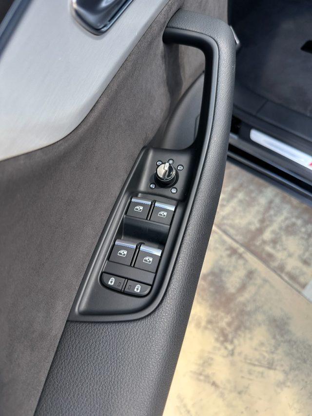 AUDI Q8 50 TDI 286 CV quattro S line - 22"- Tetto - B&O