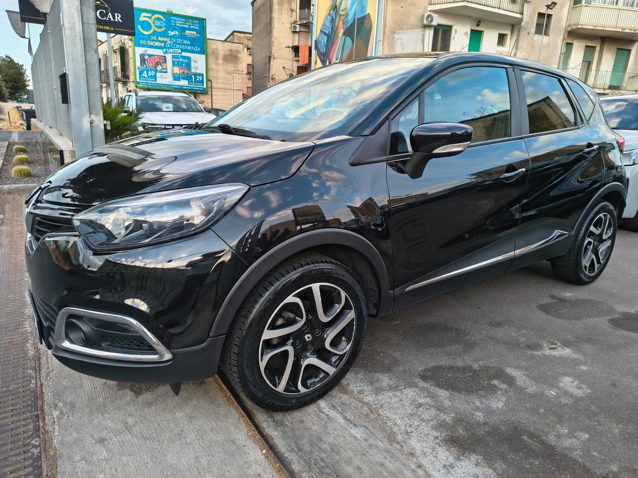 RENAULT CAPTUR BENZINA UNICOPROPRIETARIO ANNO 2014