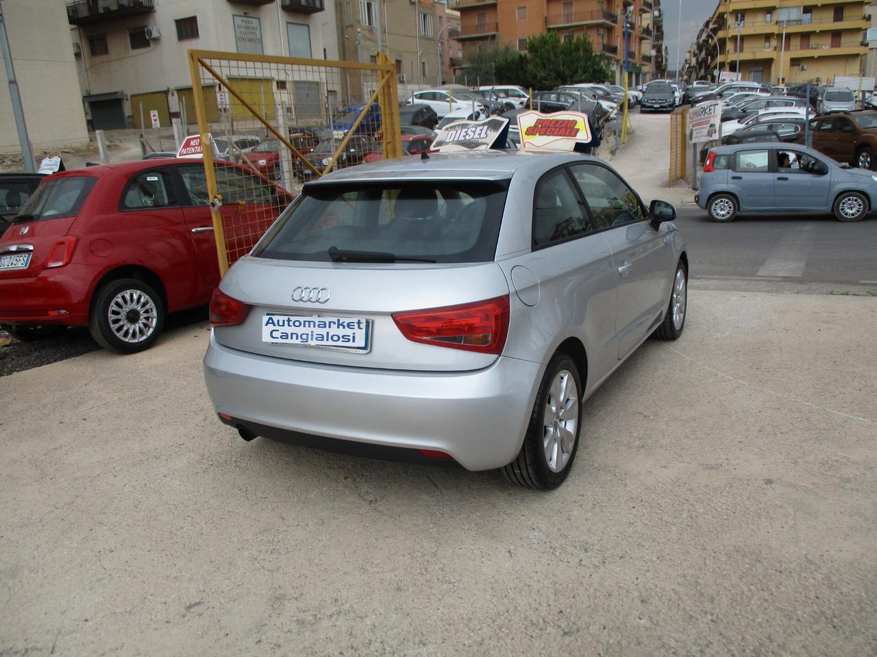 Audi A1 1.6 TDI 105 CV MOLTO BELLA 2012