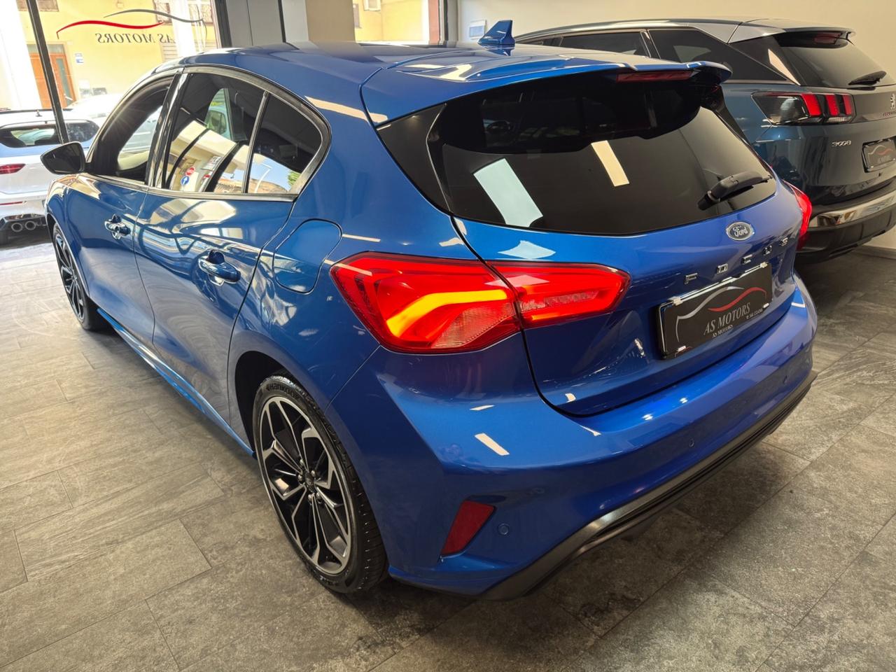 Ford Focus 1.0 EcoBoost 125 CV ST Line Finanziabile
