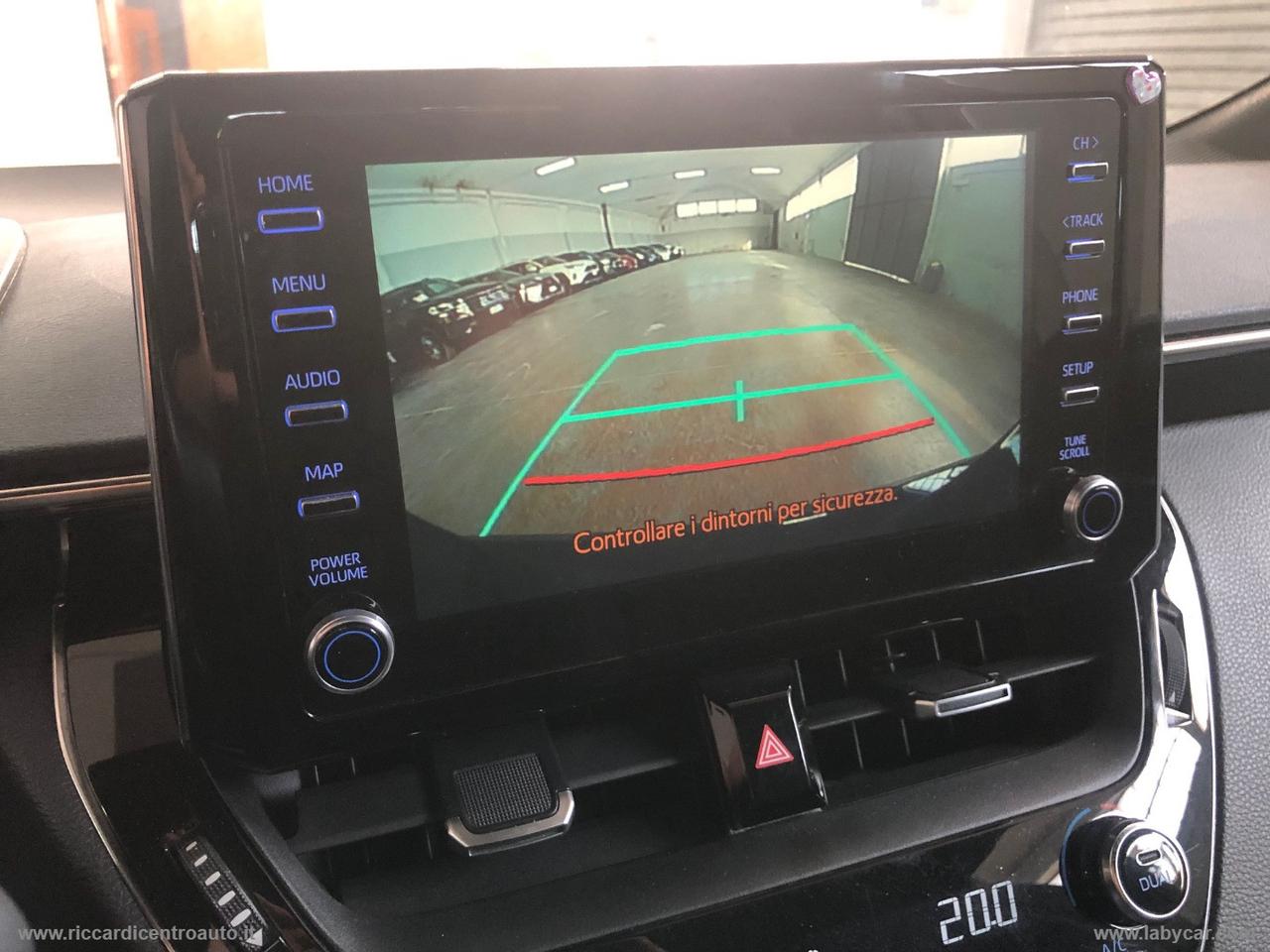 TOYOTA Corolla 1.8 Hybrid Business