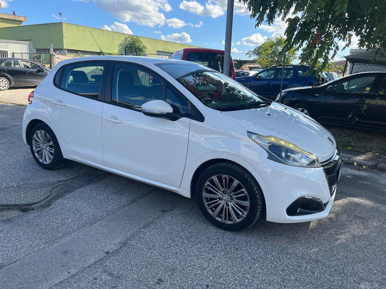 Peugeot 208 PureTech 82CV 5 porte Allure 2016