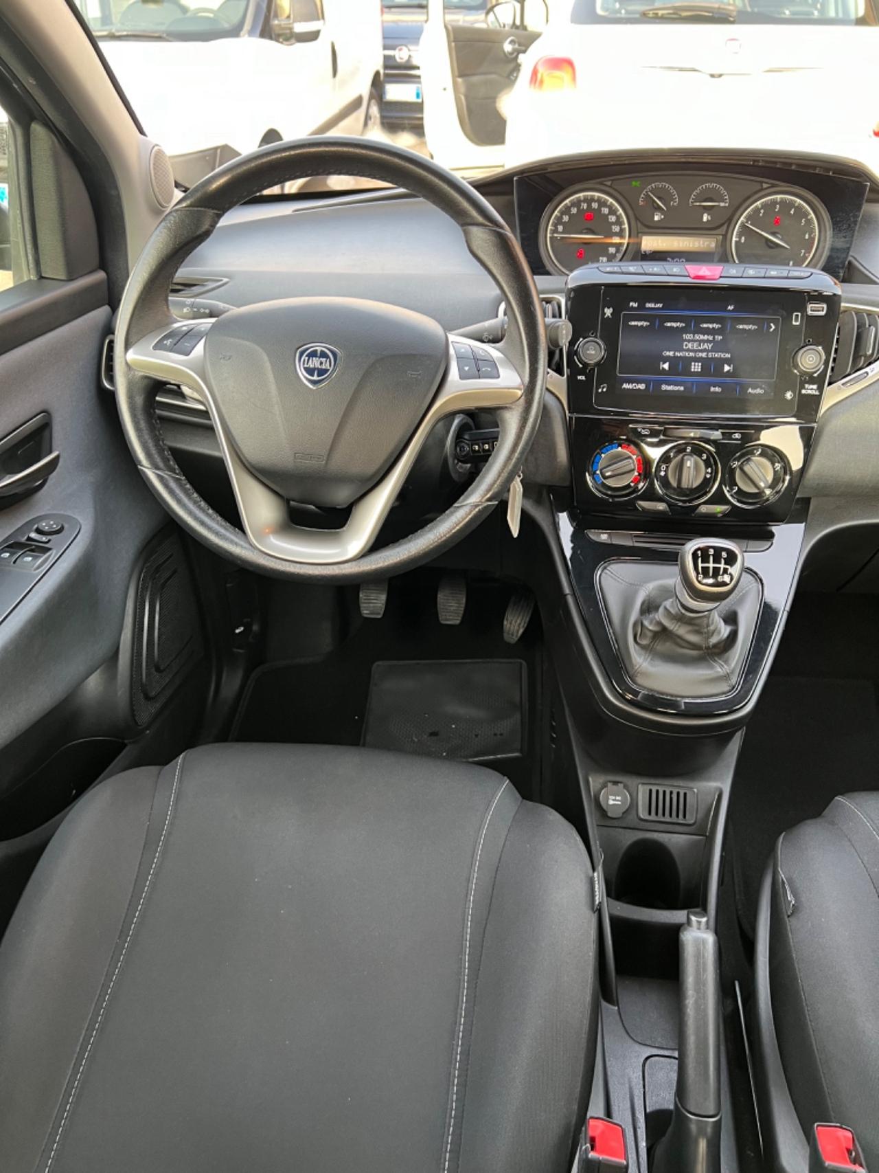 Lancia Ypsilon 1.0 Hybrid 2021