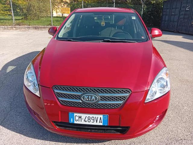 KIA cee'd 111,064km 1.4 109CV 5p. EX Stupenda Bellissima