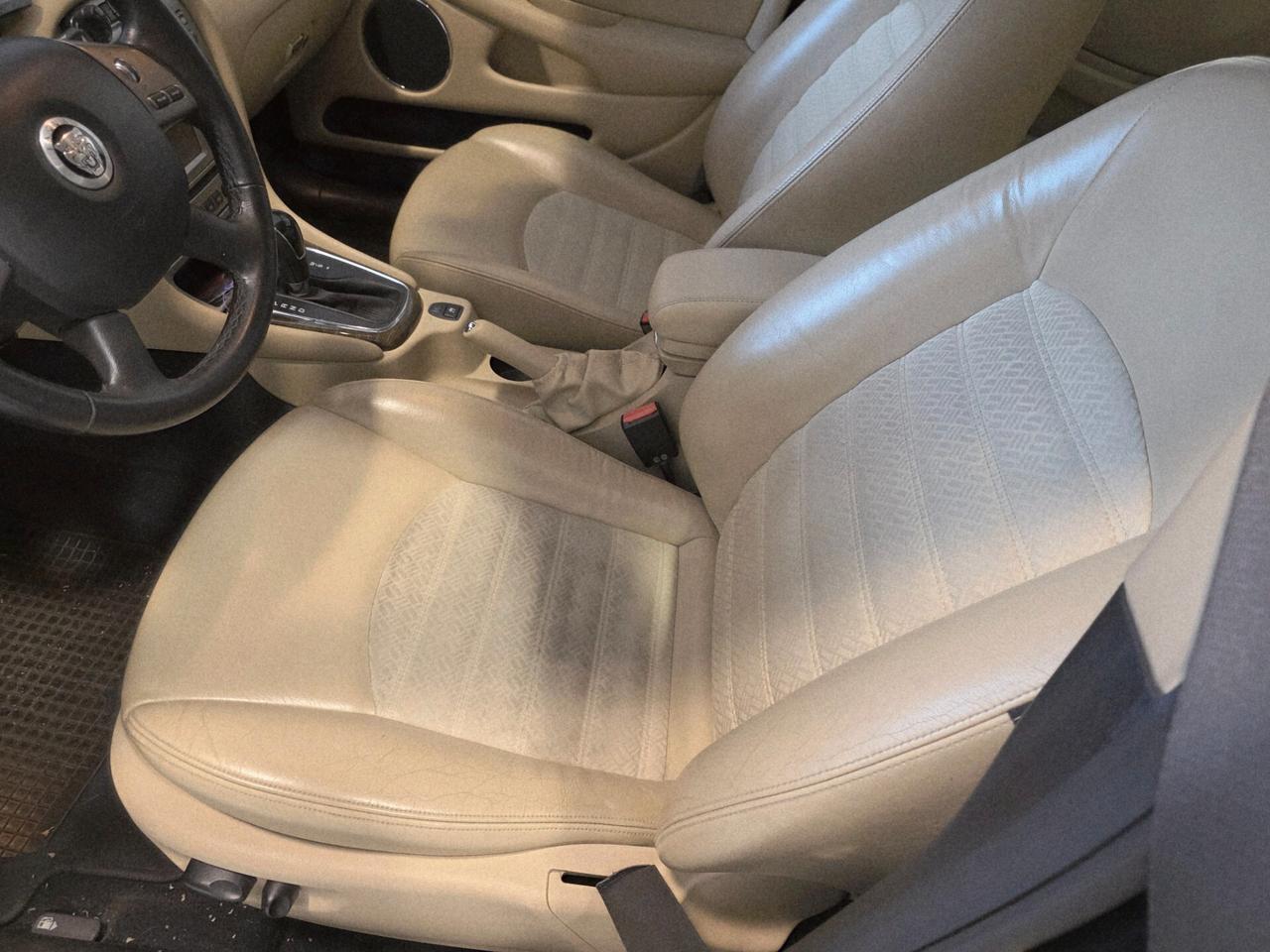 Jaguar X-Type 2.2D cat aut. Premium Luxury cDPF