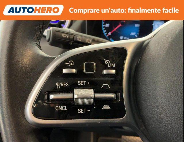 MERCEDES-BENZ GLA 200 d Automatic 4Matic Sport