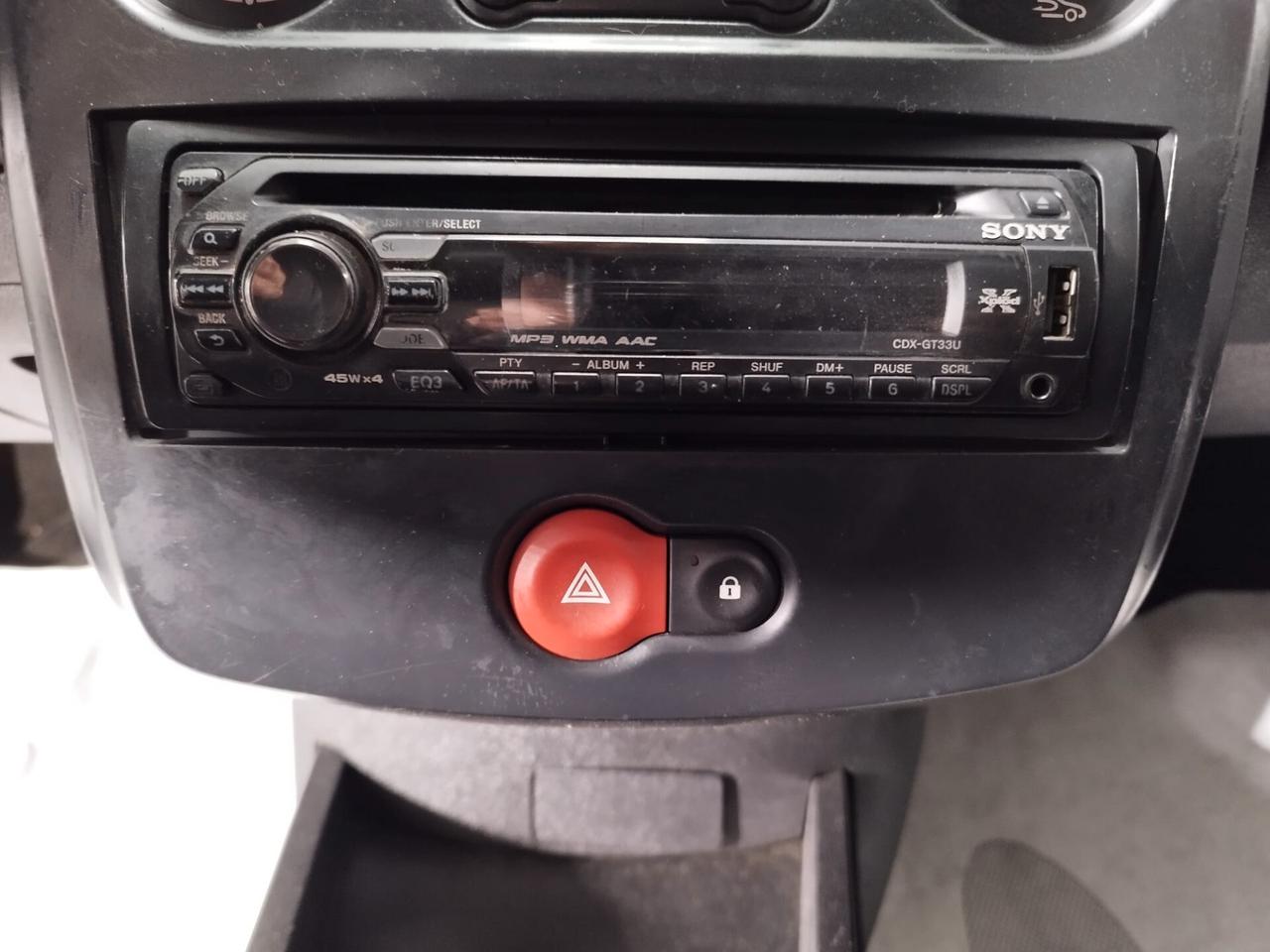 Renault Clio 1.2 16V 3 porte Confort NEOPATENTATI