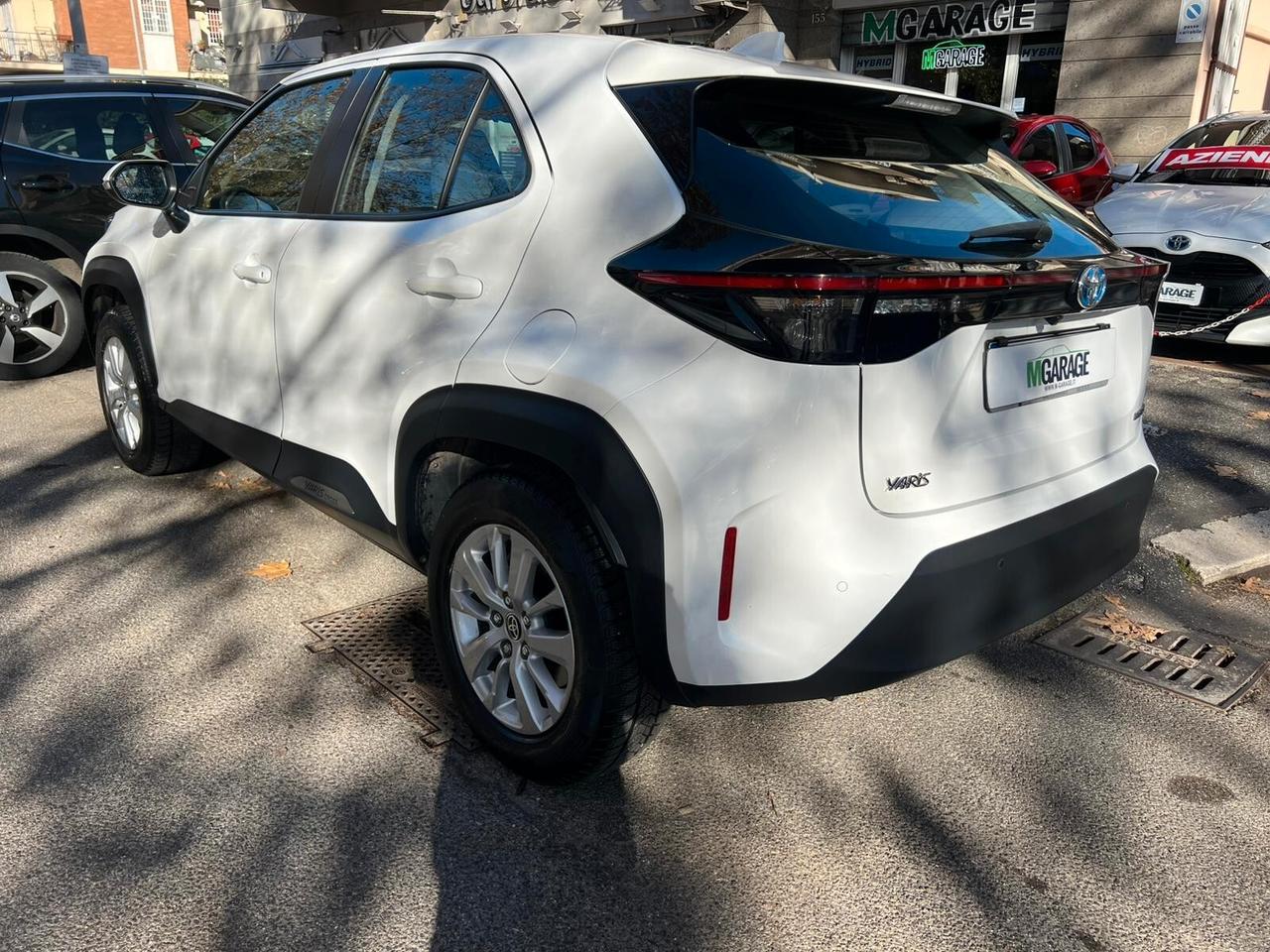 Toyota Yaris Cross 1.5 Hybrid E-CVT AWD-i Business