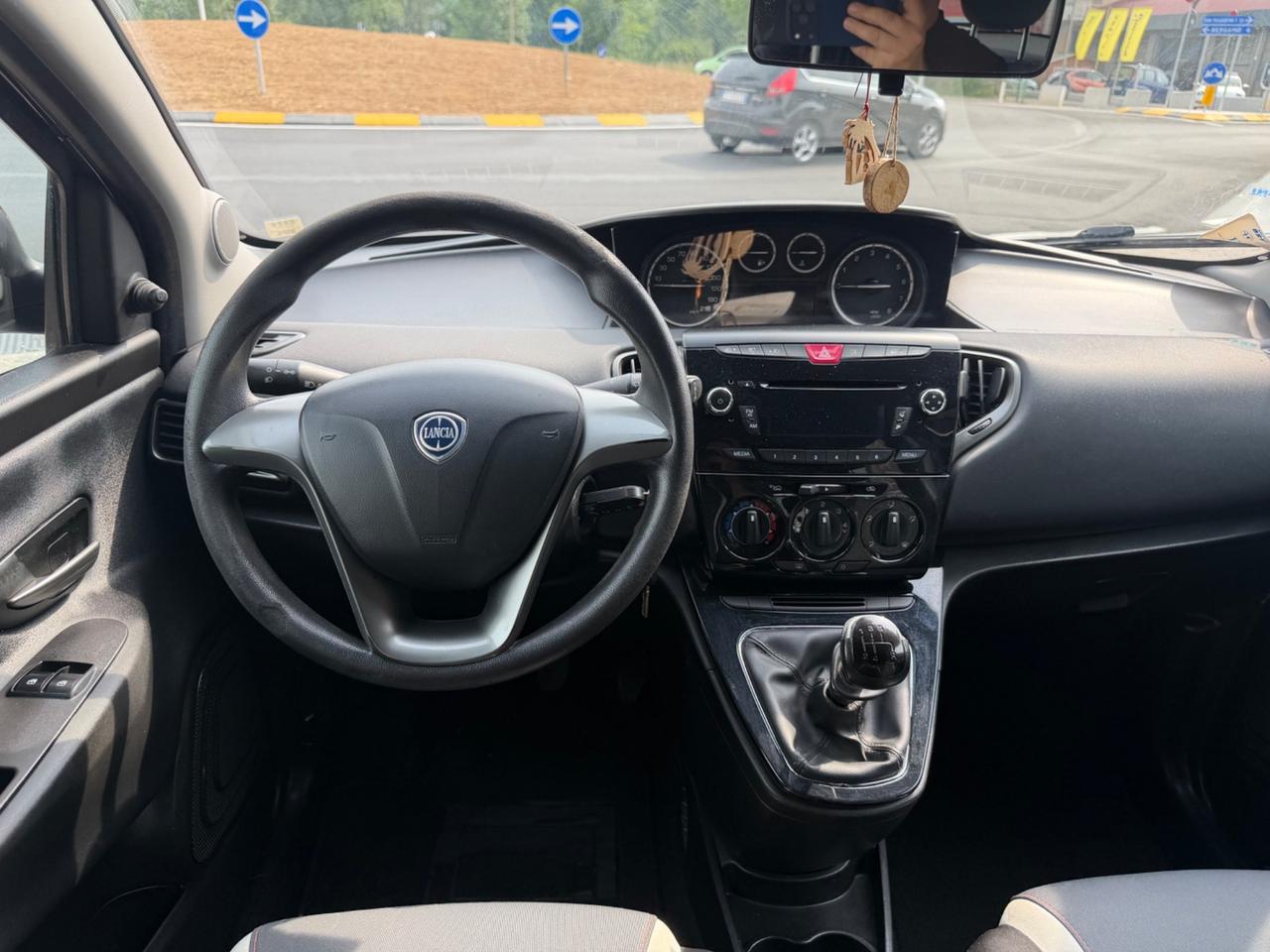 Lancia Ypsilon 1.2 69 CV 5 porte Elefantino
