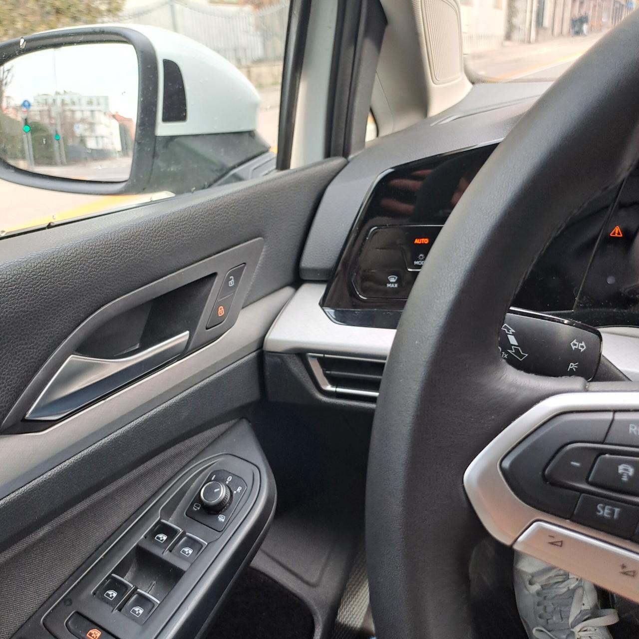 VW GOLF 8- 2.0 TDI - FULL OPT -NEOPATENTATI