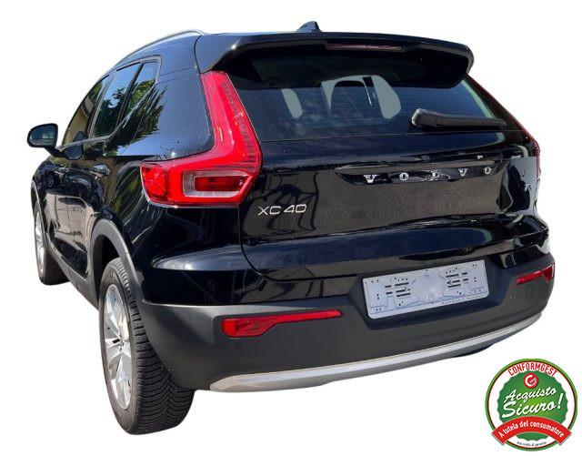 VOLVO XC40 T3
