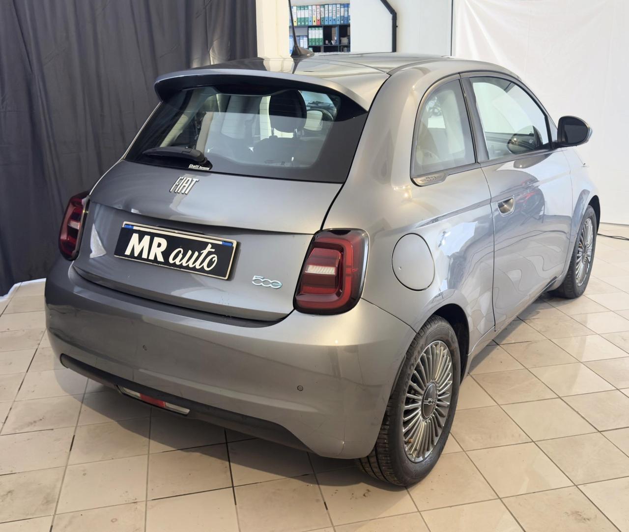 Fiat 500e 3+1 42 kWh Icon +