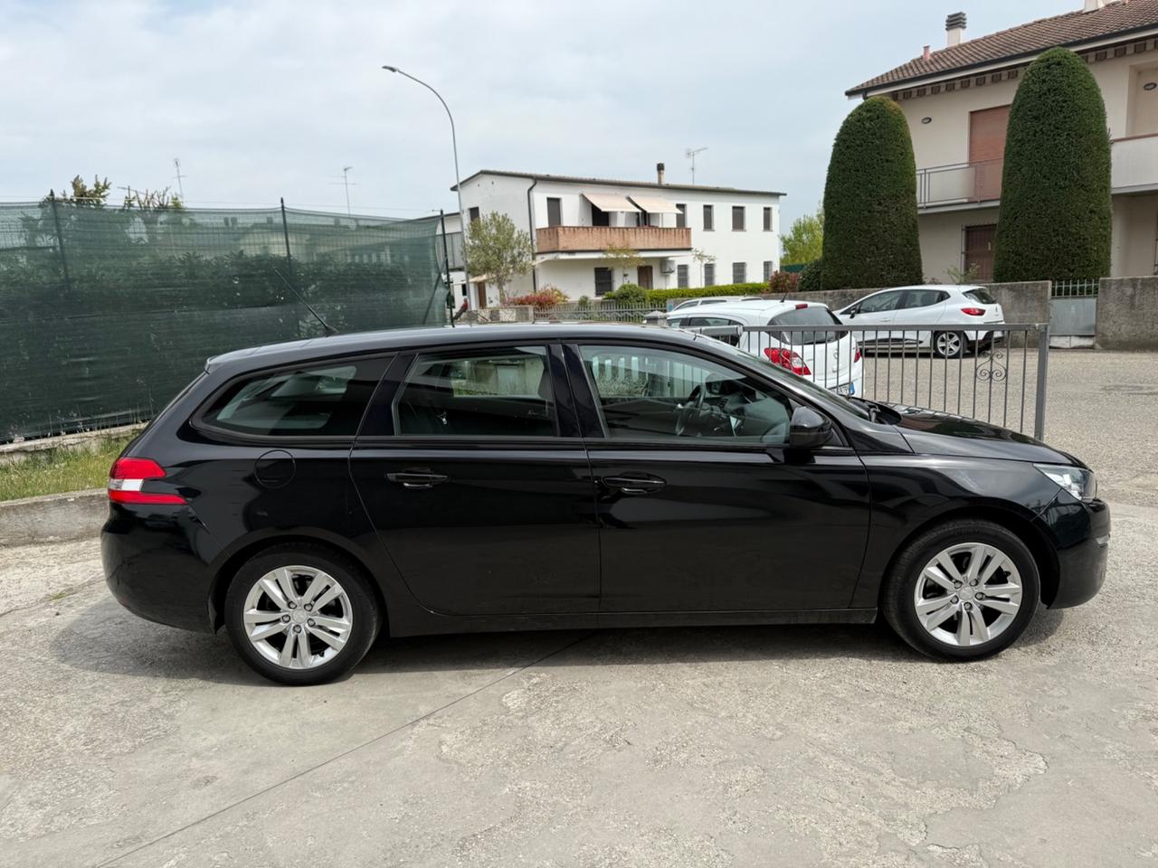 Peugeot 308 1.6 e-HDi Diesel 6MARCE POCHI KM