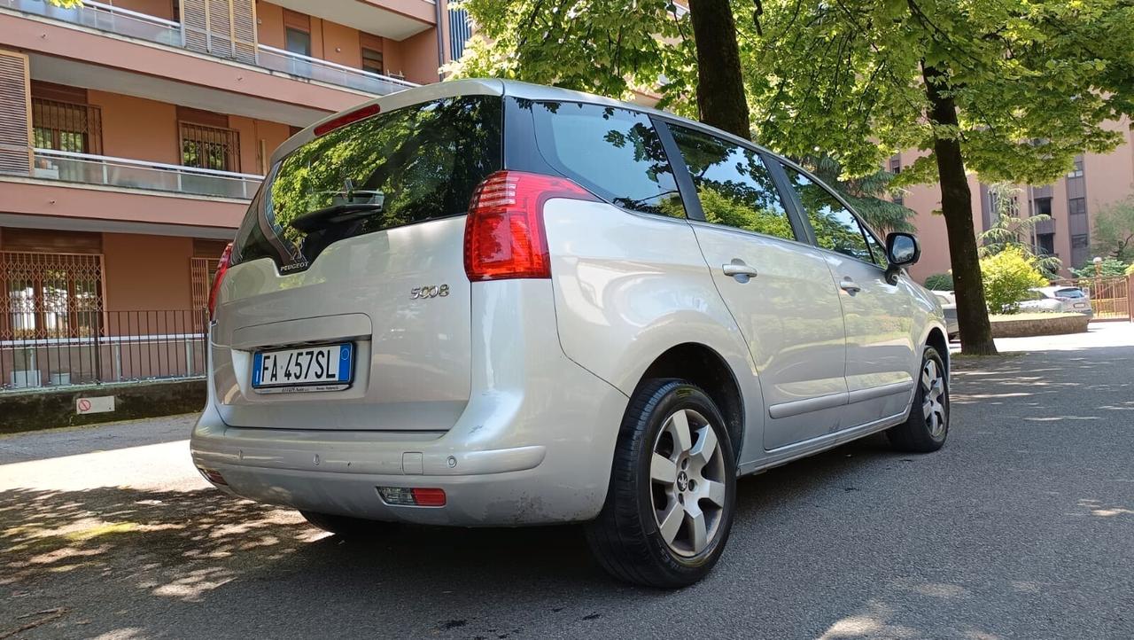 Peugeot 5008 BlueHDi 120 S&S Allure