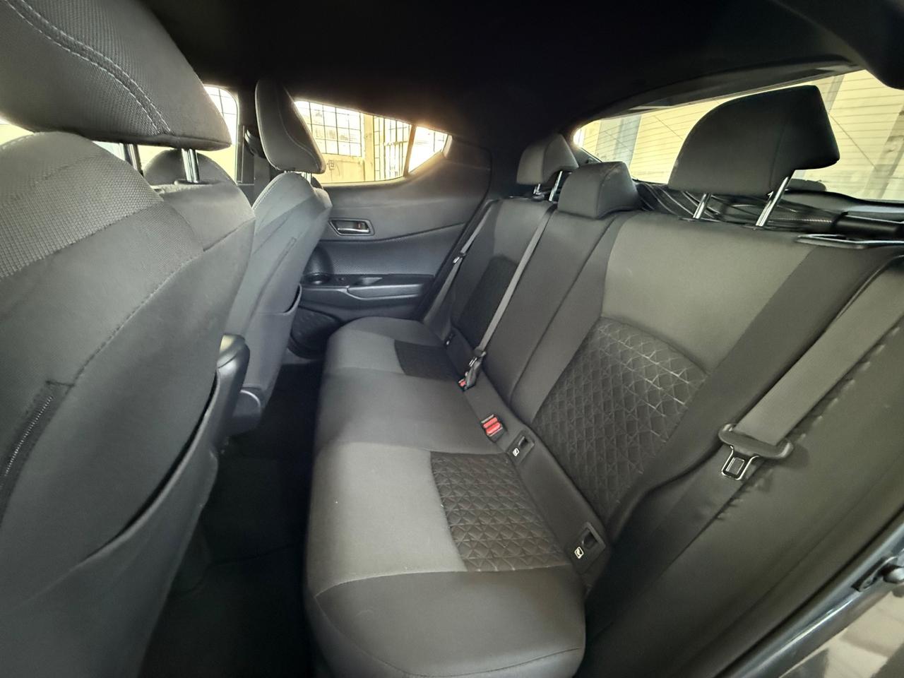 Toyota C-HR 1.8 Hybrid E-CVT Trend