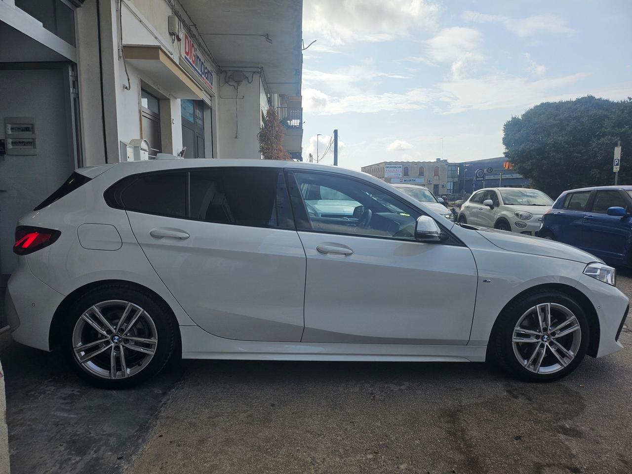 Bmw 118 118d 5p. Msport