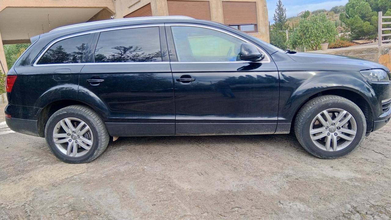 Audi Q7 3.0 V6 TDI 233CV quattro tiptronic