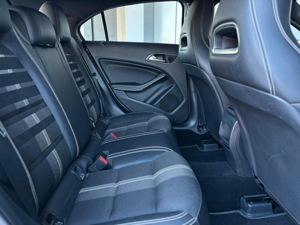 Mercedes-Benz A180 d Sport auto