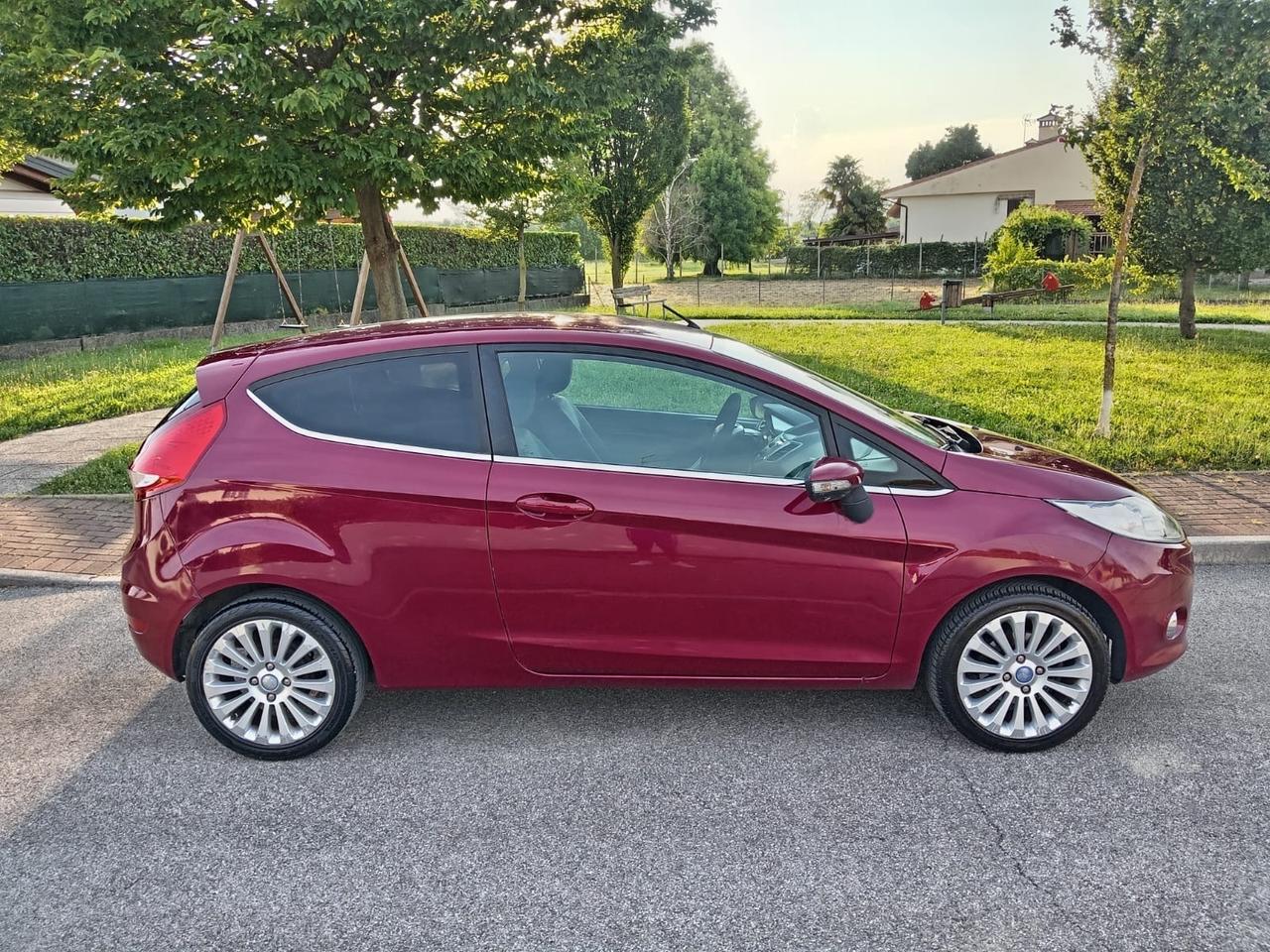 Ford Fiesta 1.2 82CV 3 porte Titanium