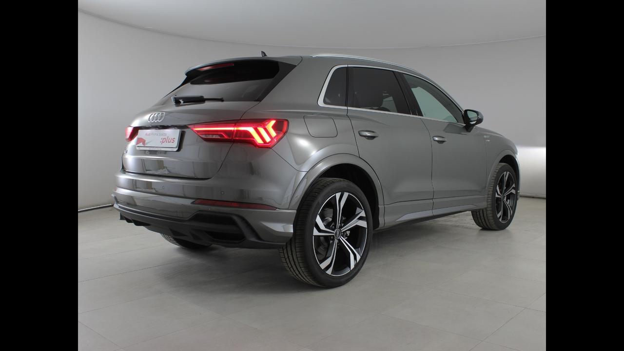 Audi Q3 45 TFSI E S TRONIC