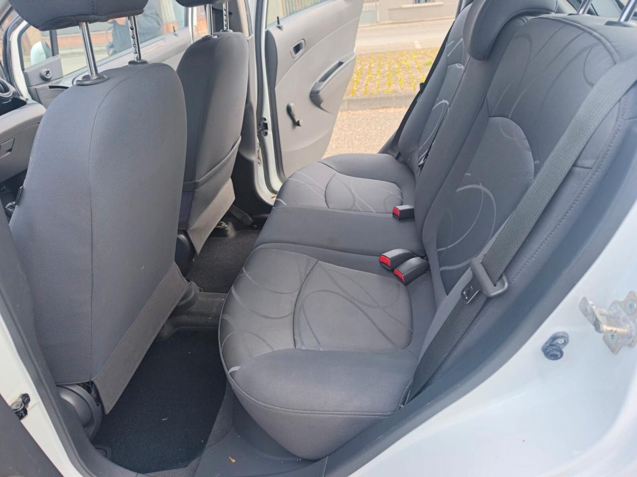 Chevrolet Spark 2012---1.0 Benzina Neopatentati